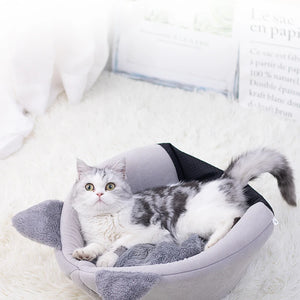 SnuggleNest™ Winter Cave Bed for Cats & Small Dogs - FurVenity